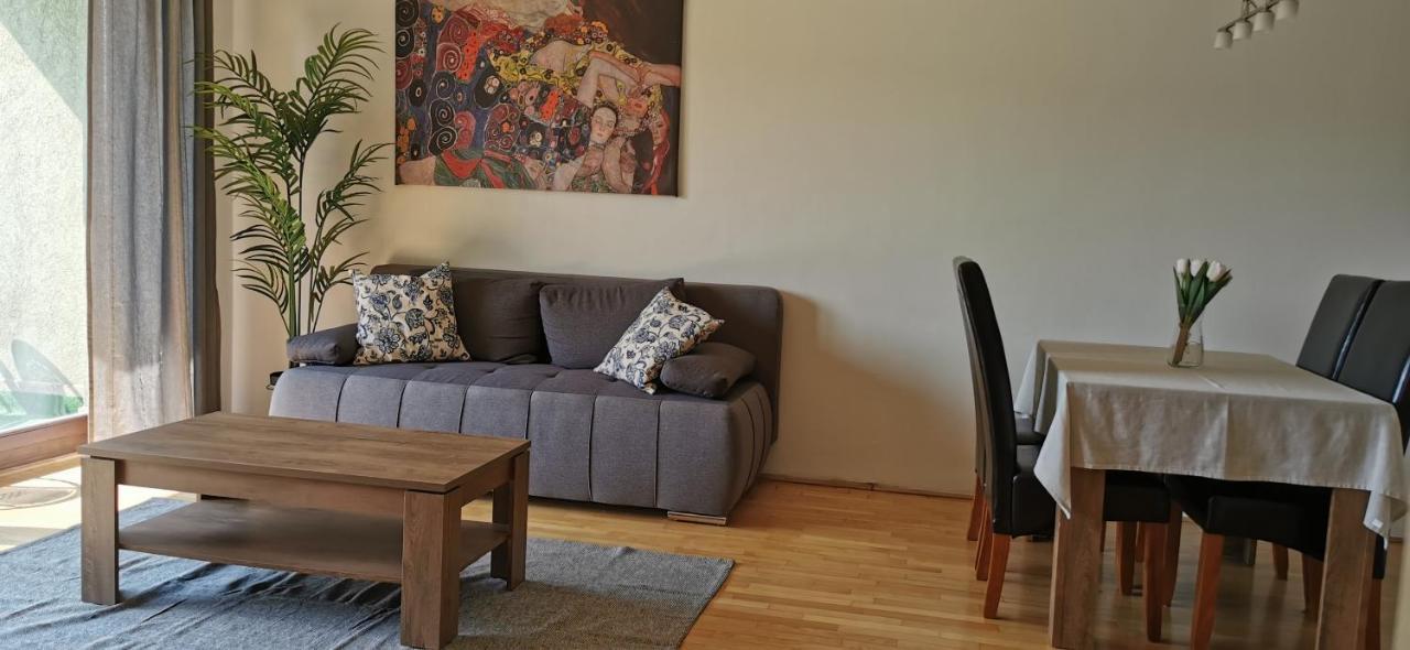 Kazinczy 52 B Apartment Budapest Luaran gambar