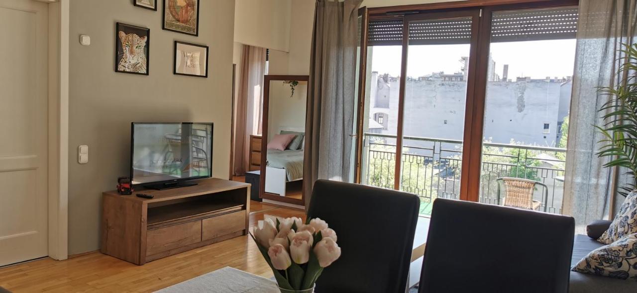 Kazinczy 52 B Apartment Budapest Luaran gambar