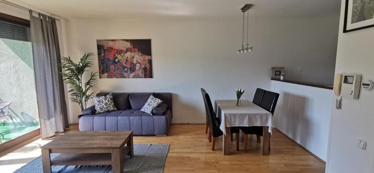Kazinczy 52 B Apartment Budapest Luaran gambar