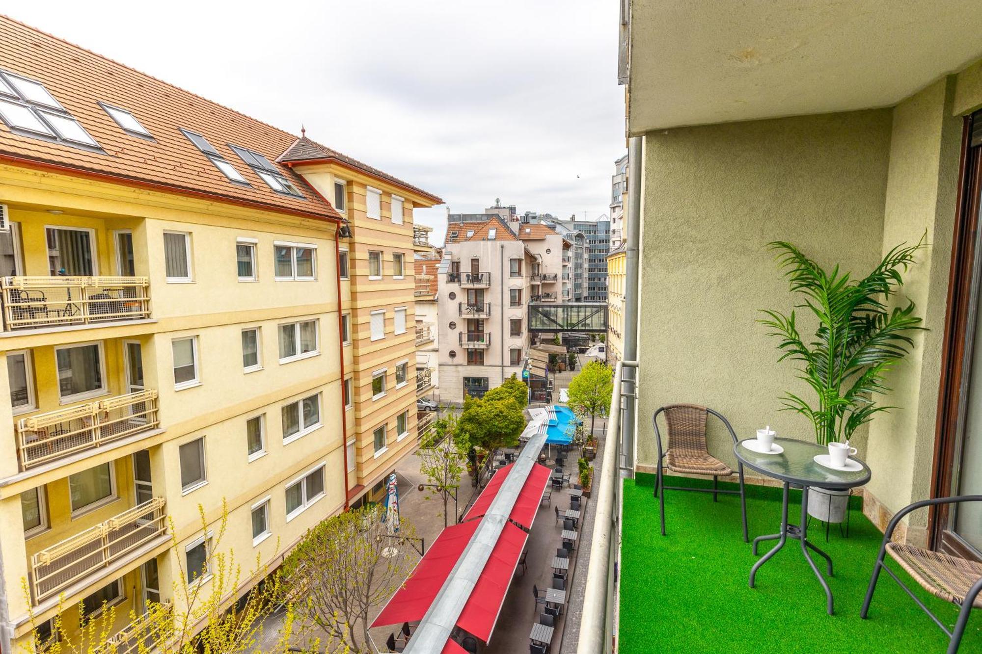 Kazinczy 52 B Apartment Budapest Luaran gambar